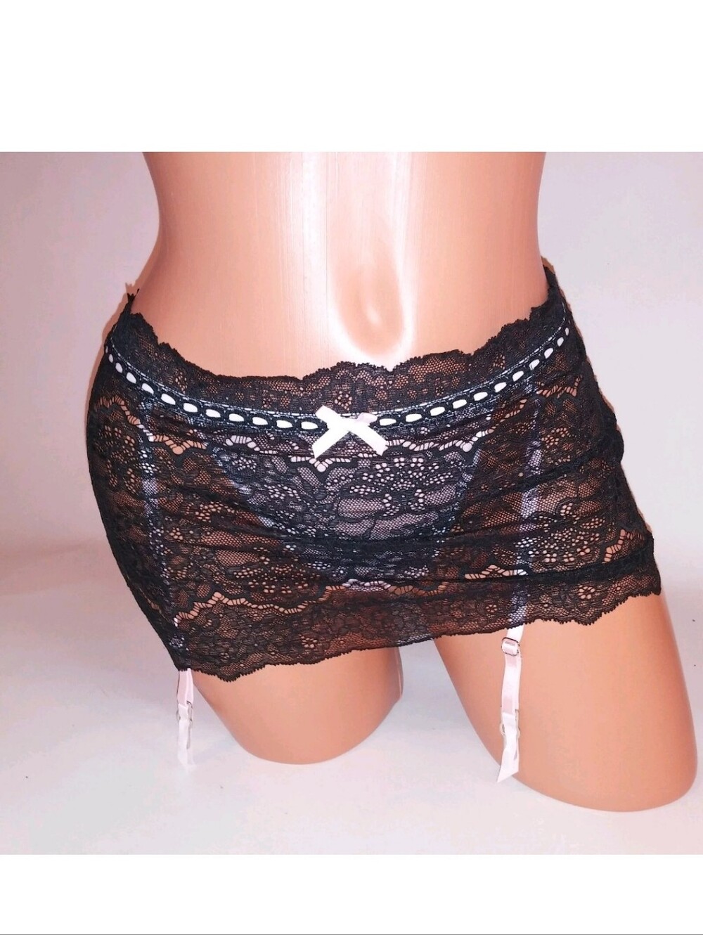 Victoria's secret dream Angel's ribbon slot skirted V-string Panty Garter Belt